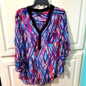 Women’s colorful flowing blouse with white undershirt, new in size XL